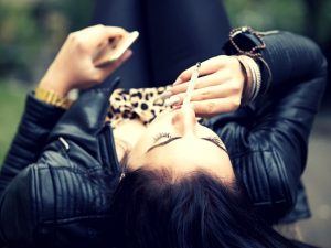 Ey, celosa: 6 Razones por las que deberías dejar de odiar a la ex de tu novio