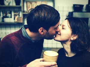 6 Cosas que nunca deberías dejar de pedir en tu relación